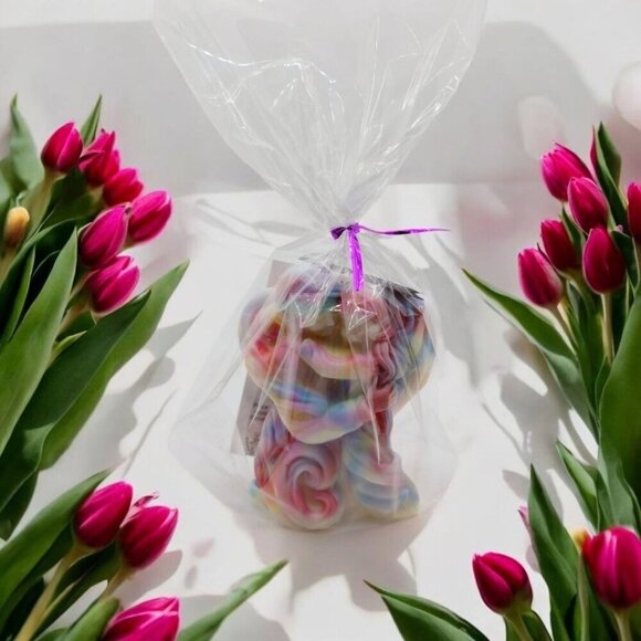 Handpoured ✦ Mother’s Embrace Candle ✦ Pastel Soy Wax Sculpted Maternal Love NWT - Picture 8 of 8